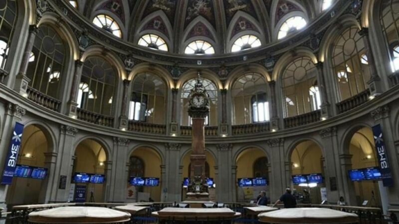 El miedo a una huida de inversores forzó a Roma a bajar la tasa a la banca